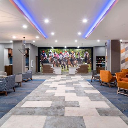 La Quinta Inn & Suites By Wyndham Louisville Ne - Old Henry Rd 외부 사진