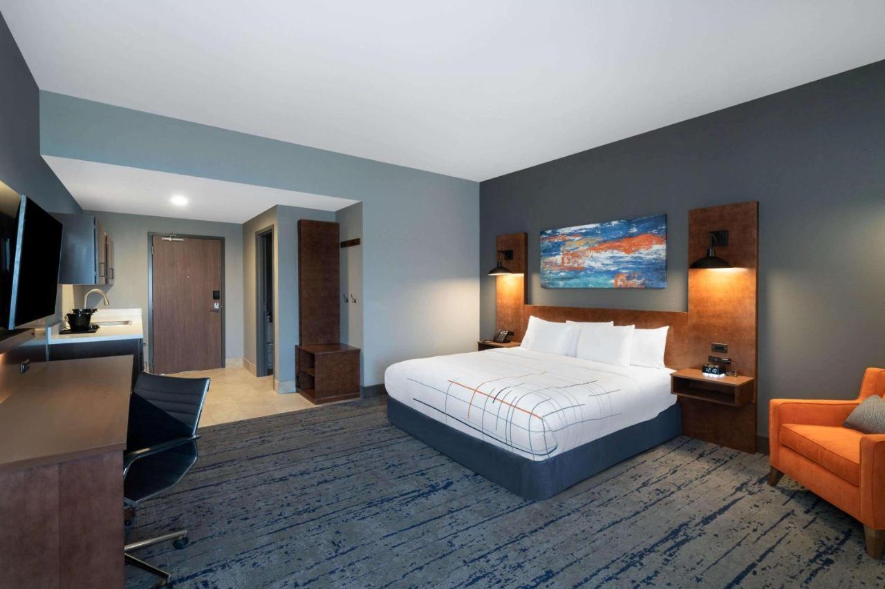 La Quinta Inn & Suites By Wyndham Louisville Ne - Old Henry Rd 외부 사진