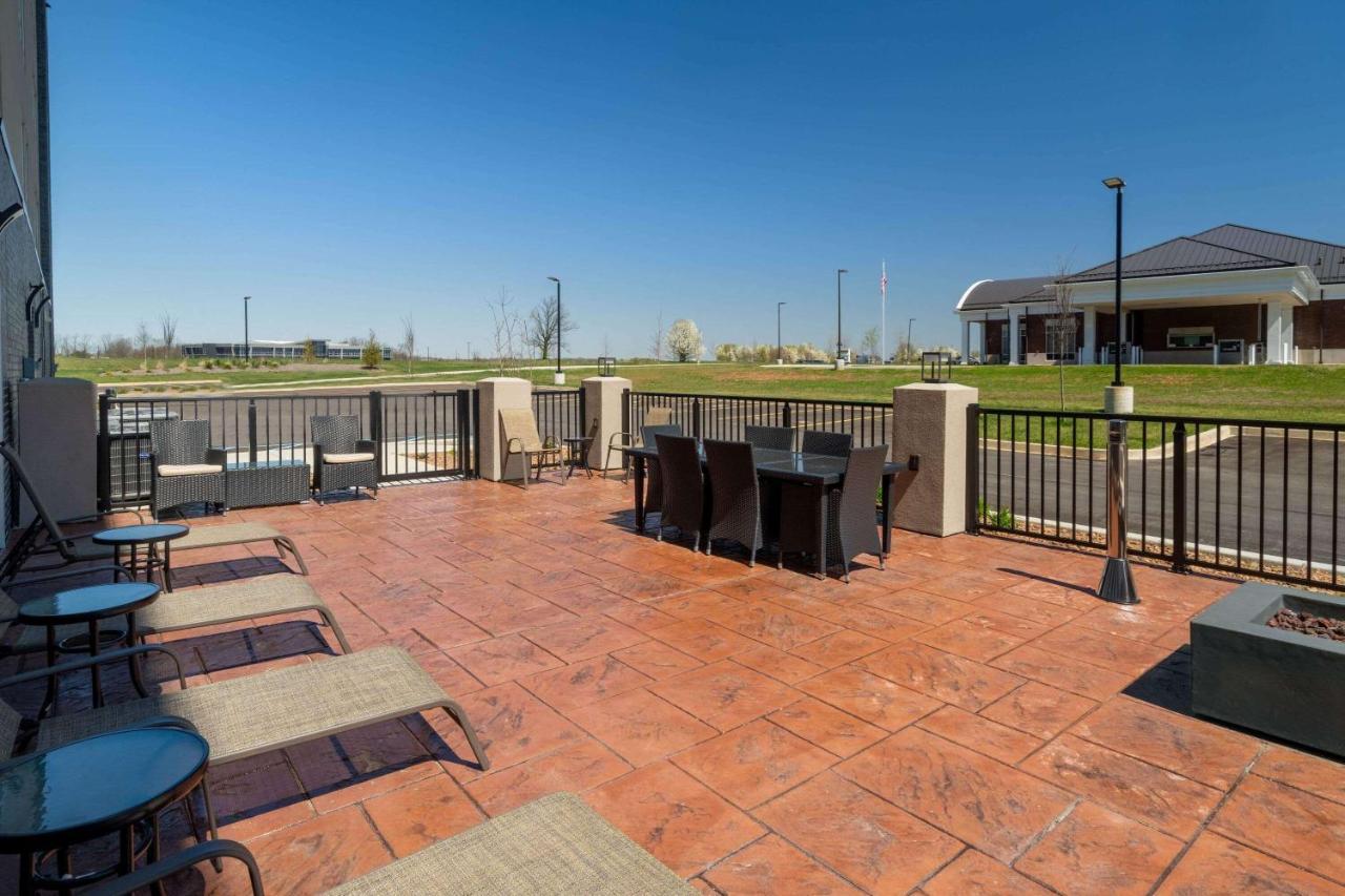 La Quinta Inn & Suites By Wyndham Louisville Ne - Old Henry Rd 외부 사진