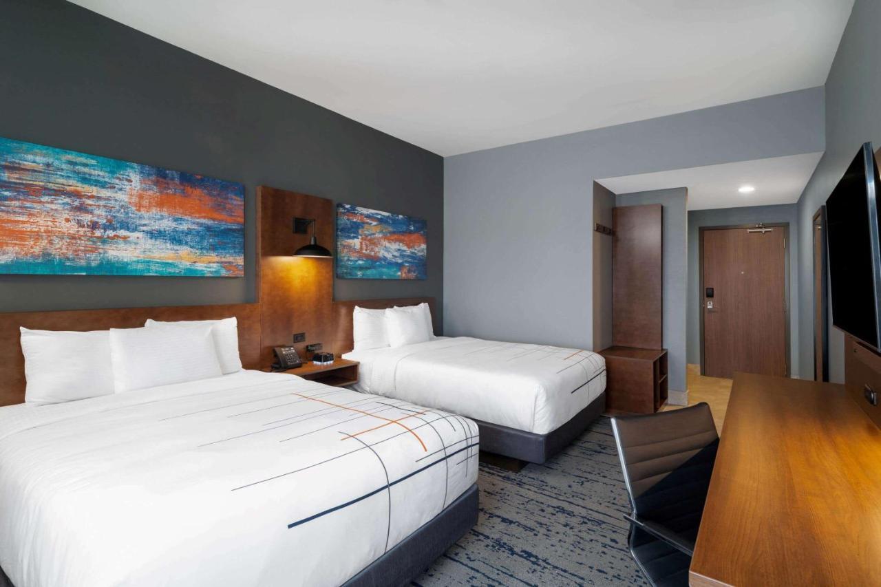 La Quinta Inn & Suites By Wyndham Louisville Ne - Old Henry Rd 외부 사진
