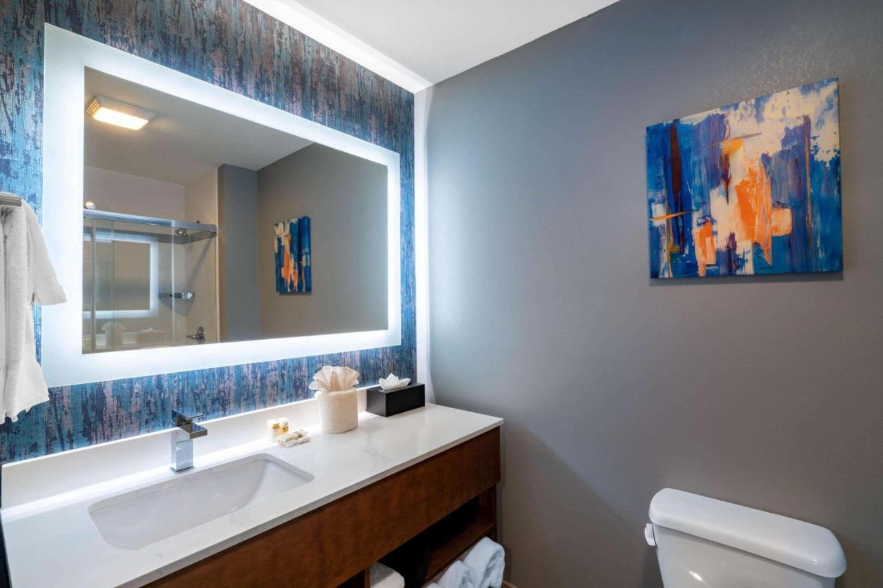 La Quinta Inn & Suites By Wyndham Louisville Ne - Old Henry Rd 외부 사진
