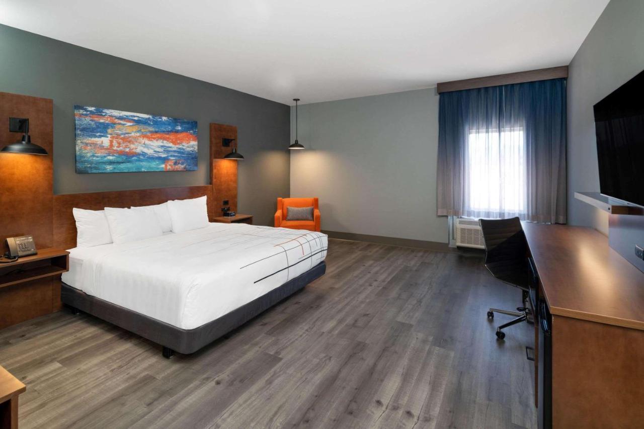 La Quinta Inn & Suites By Wyndham Louisville Ne - Old Henry Rd 외부 사진