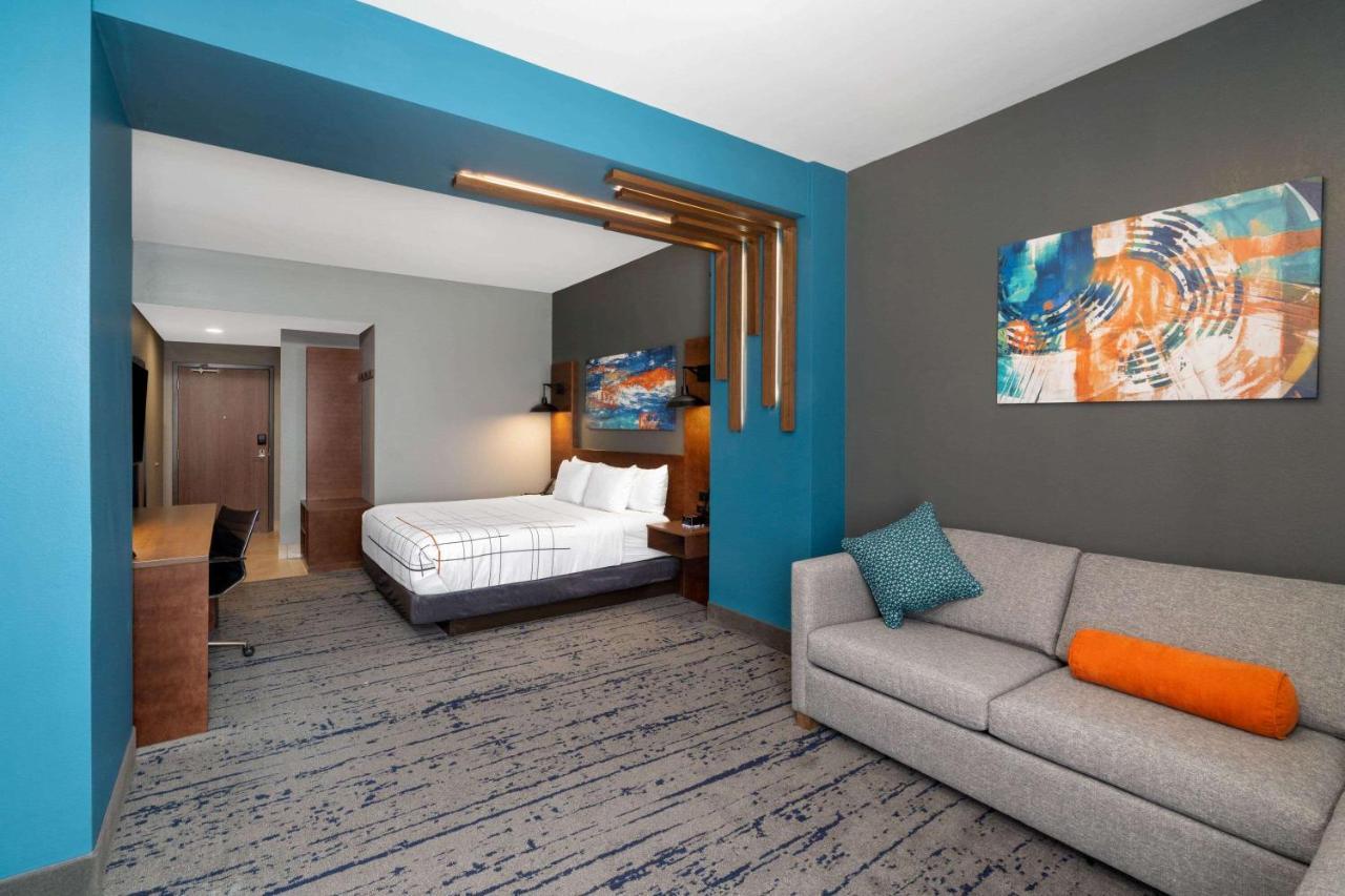 La Quinta Inn & Suites By Wyndham Louisville Ne - Old Henry Rd 외부 사진
